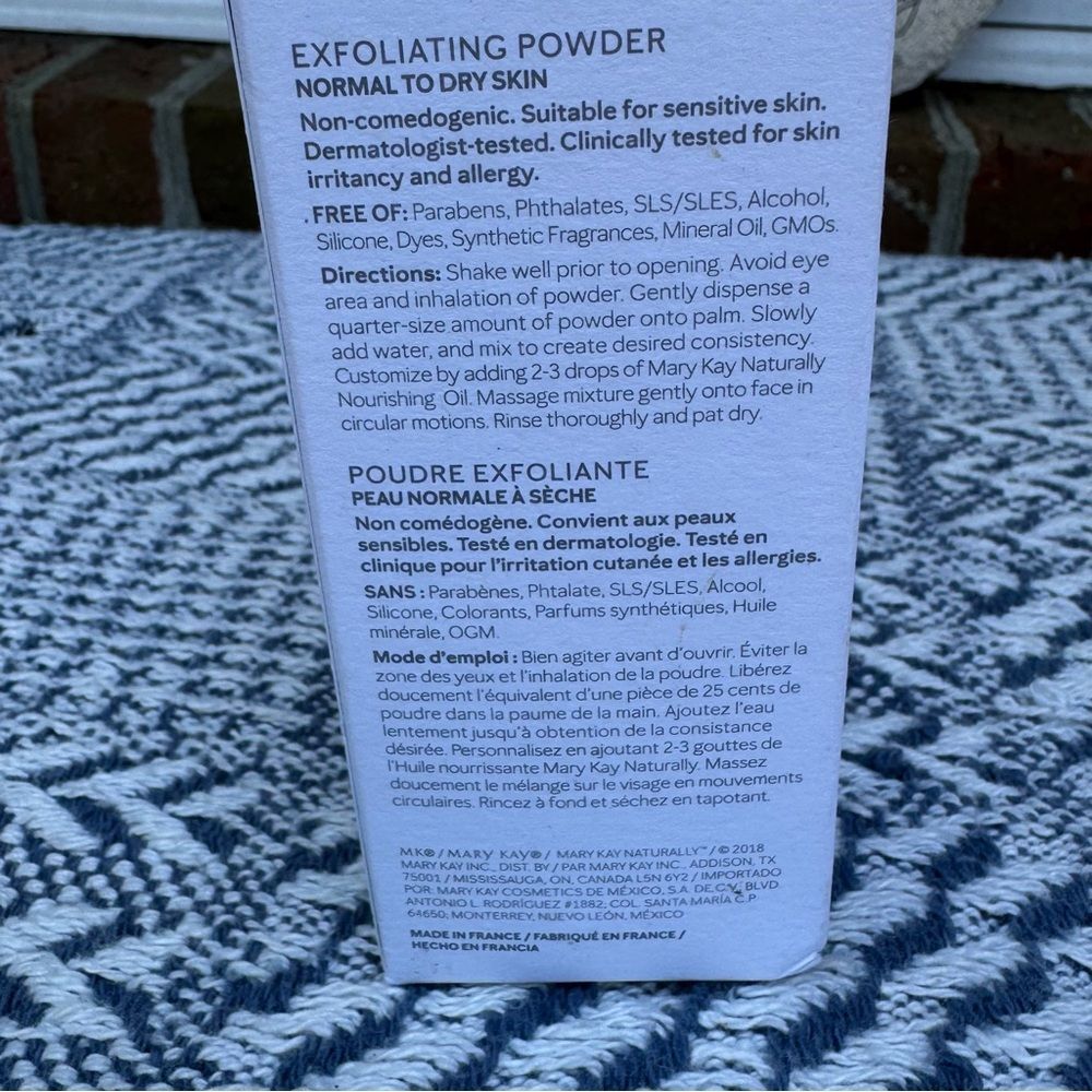 NWT Mary Kay Naturally Exfoliating Powder - Picture 3 of 3